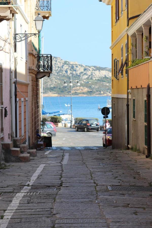 Clelia'S Boutique Rooms & Suites La Maddalena  Eksteriør billede