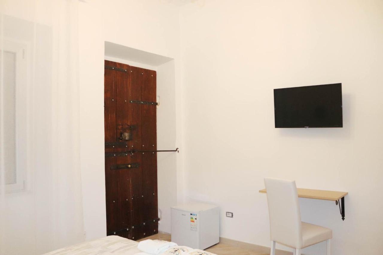 Clelia'S Boutique Rooms & Suites La Maddalena  Eksteriør billede