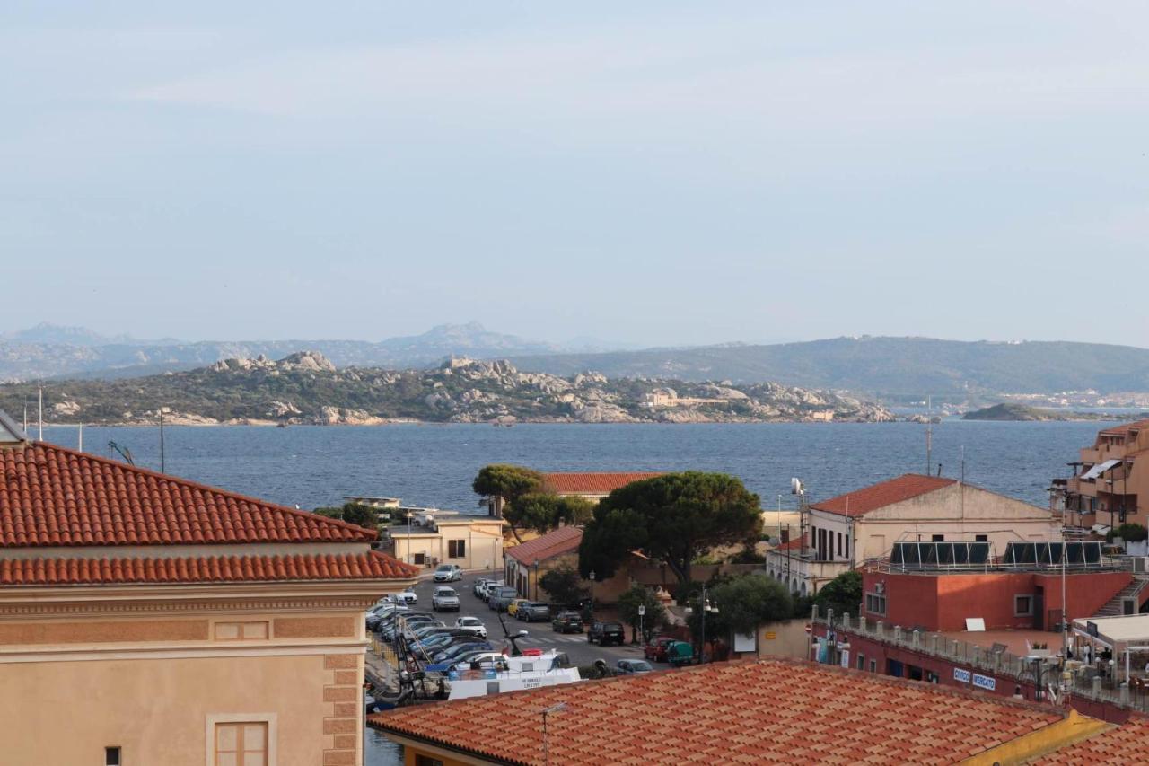 Clelia'S Boutique Rooms & Suites La Maddalena  Eksteriør billede