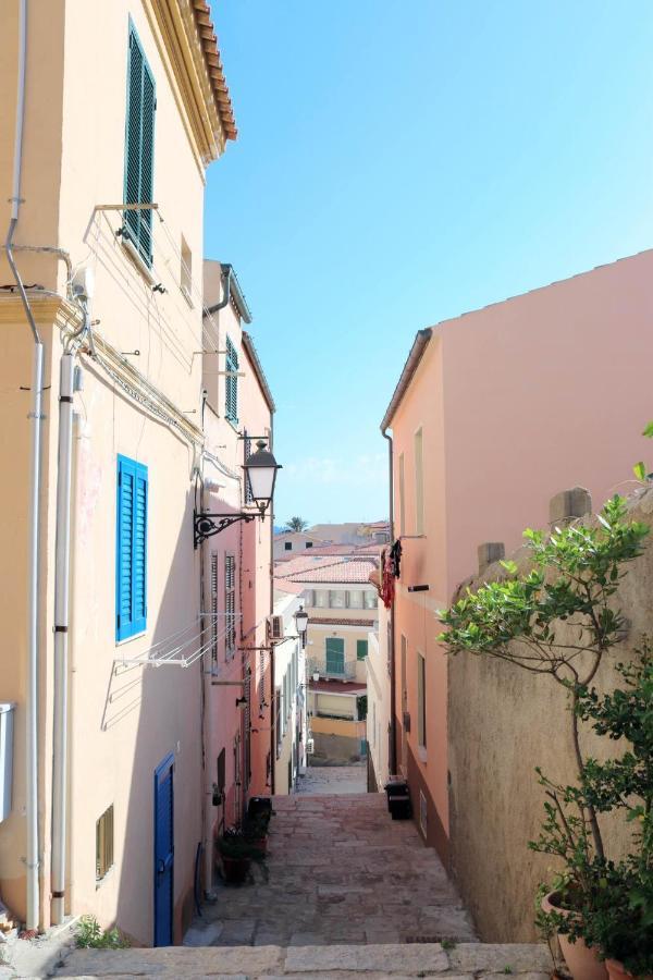 Clelia'S Boutique Rooms & Suites La Maddalena  Eksteriør billede