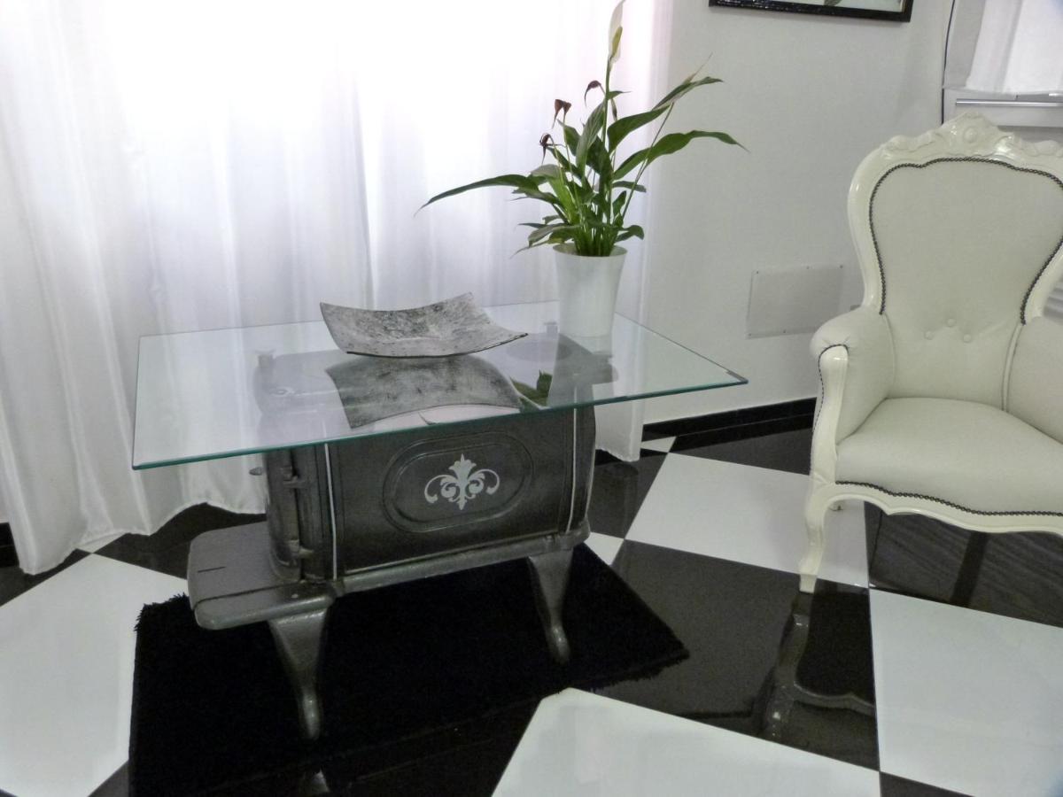 Clelia'S Boutique Rooms & Suites La Maddalena  Eksteriør billede