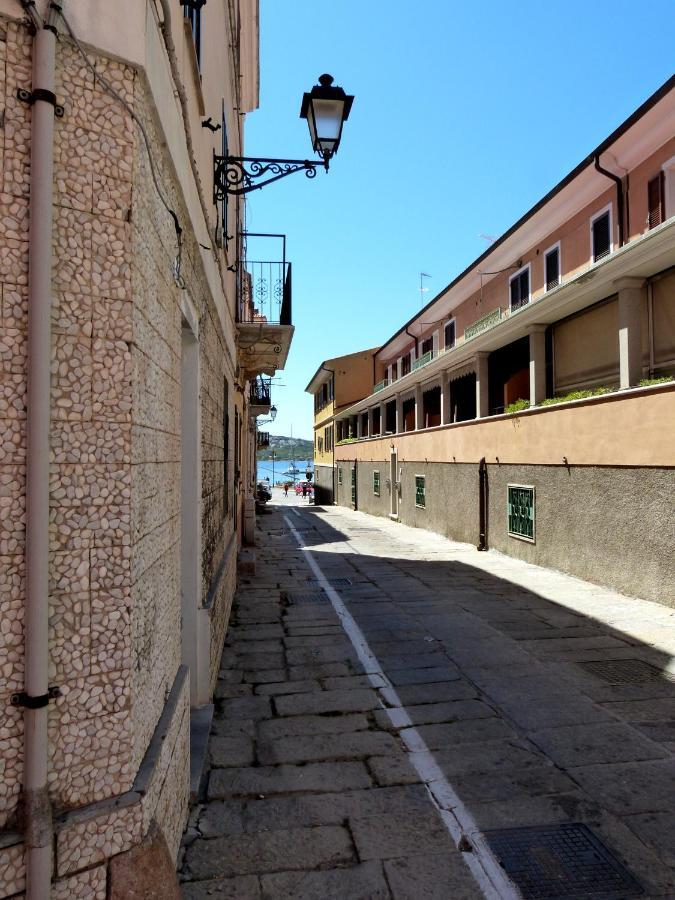 Clelia'S Boutique Rooms & Suites La Maddalena  Eksteriør billede