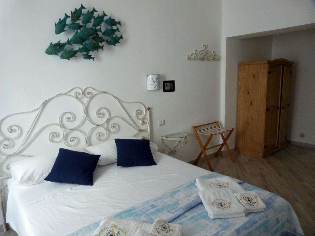 Clelia'S Boutique Rooms & Suites La Maddalena  Eksteriør billede